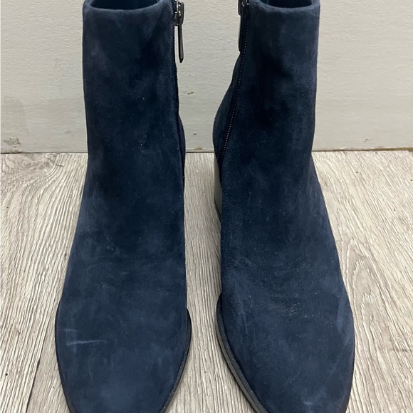 Sam Edelman Taye Navy Velvet Ankle Boots With Block Heel Sz 5.5 - Picture 3 of 12